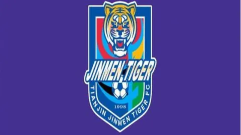 范戴克访谈：失误不可避免，关键看应对策略，更衣室气氛积极向上